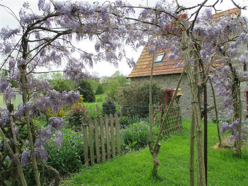 Les Sources Bed and Breakfast Poilley  Εξωτερικό φωτογραφία